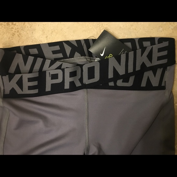 Nike Pro Cross Waist Leggings - Picture 3 of 4